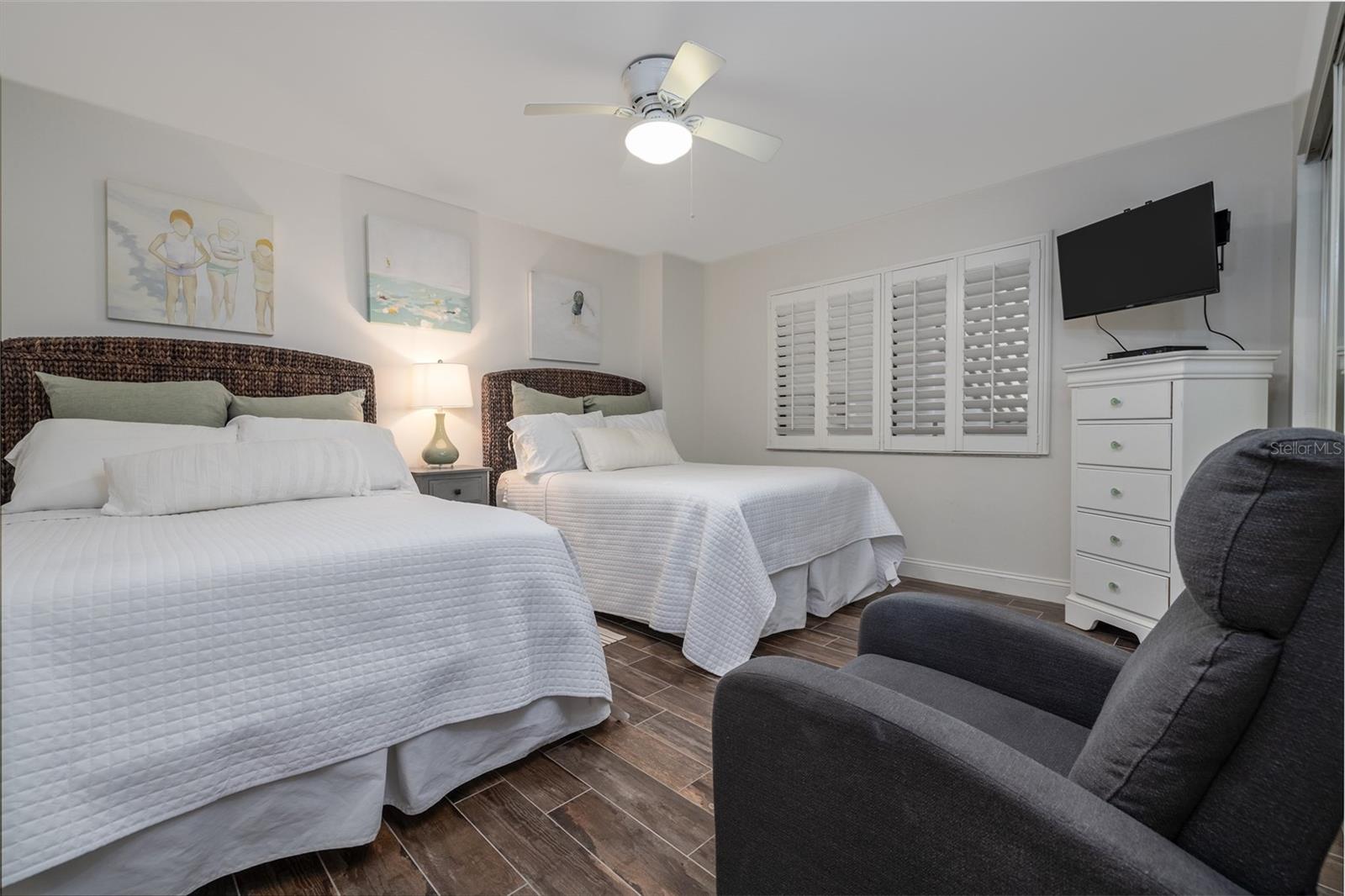 Image 21 of 43 For 2555 Atlantic Avenue 302