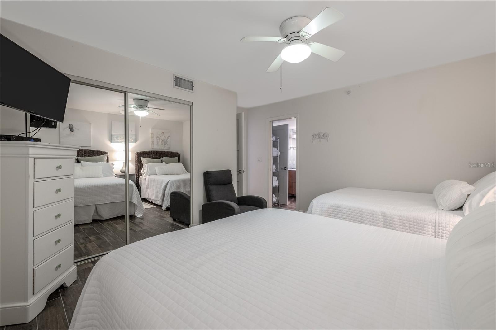 Image 22 of 43 For 2555 Atlantic Avenue 302