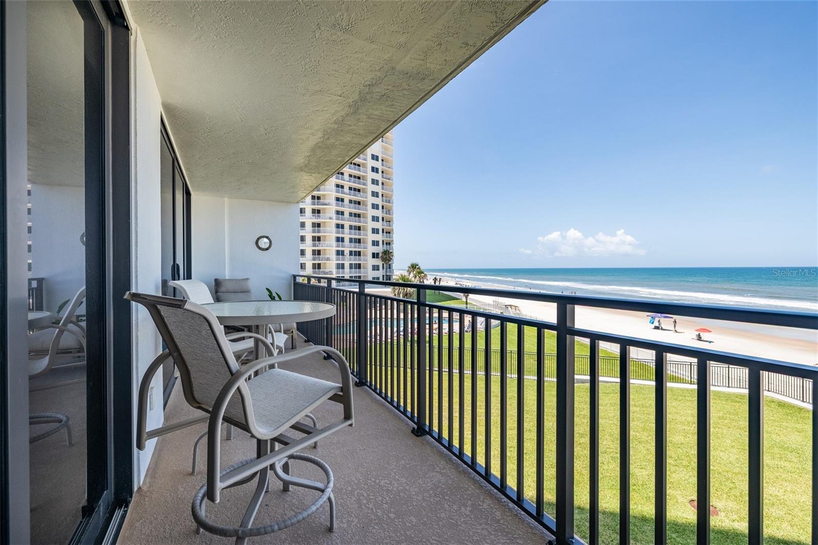 Image 4 of 43 For 2555 Atlantic Avenue 302