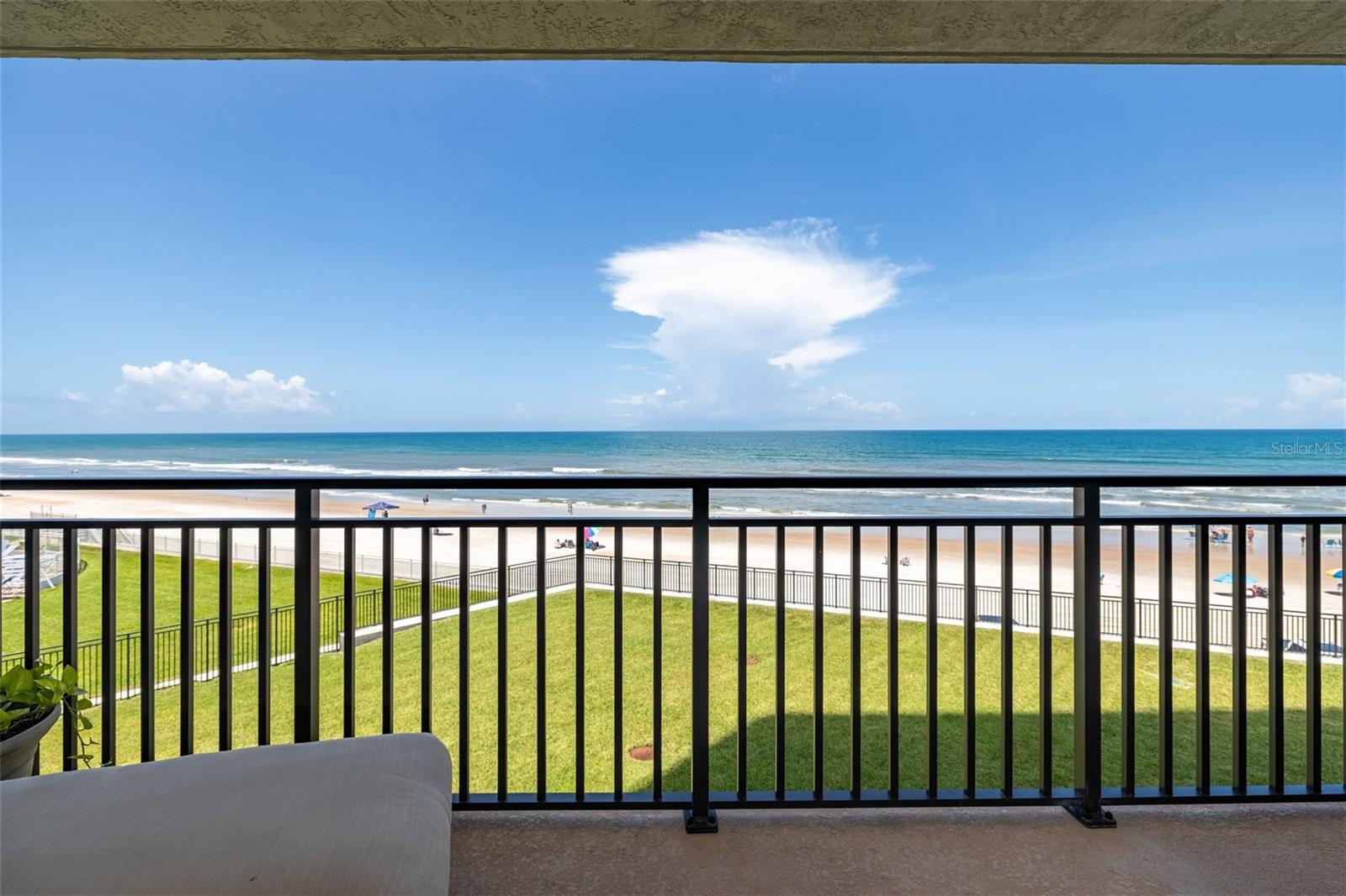 Image 5 of 43 For 2555 Atlantic Avenue 302