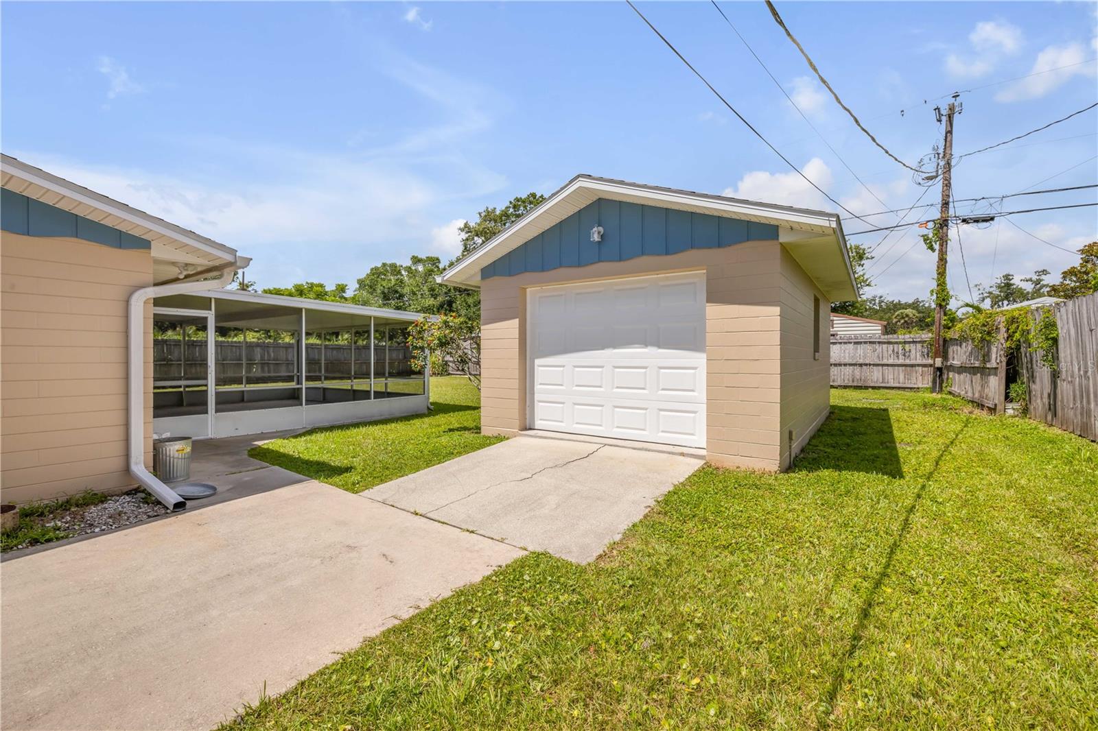 Image 12 of 50 For 2416 Pine Tree Drive