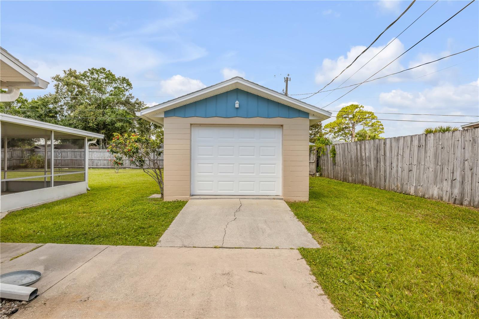 Image 13 of 50 For 2416 Pine Tree Drive