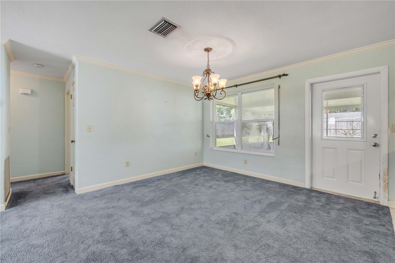 Image 19 of 50 For 2416 Pine Tree Drive