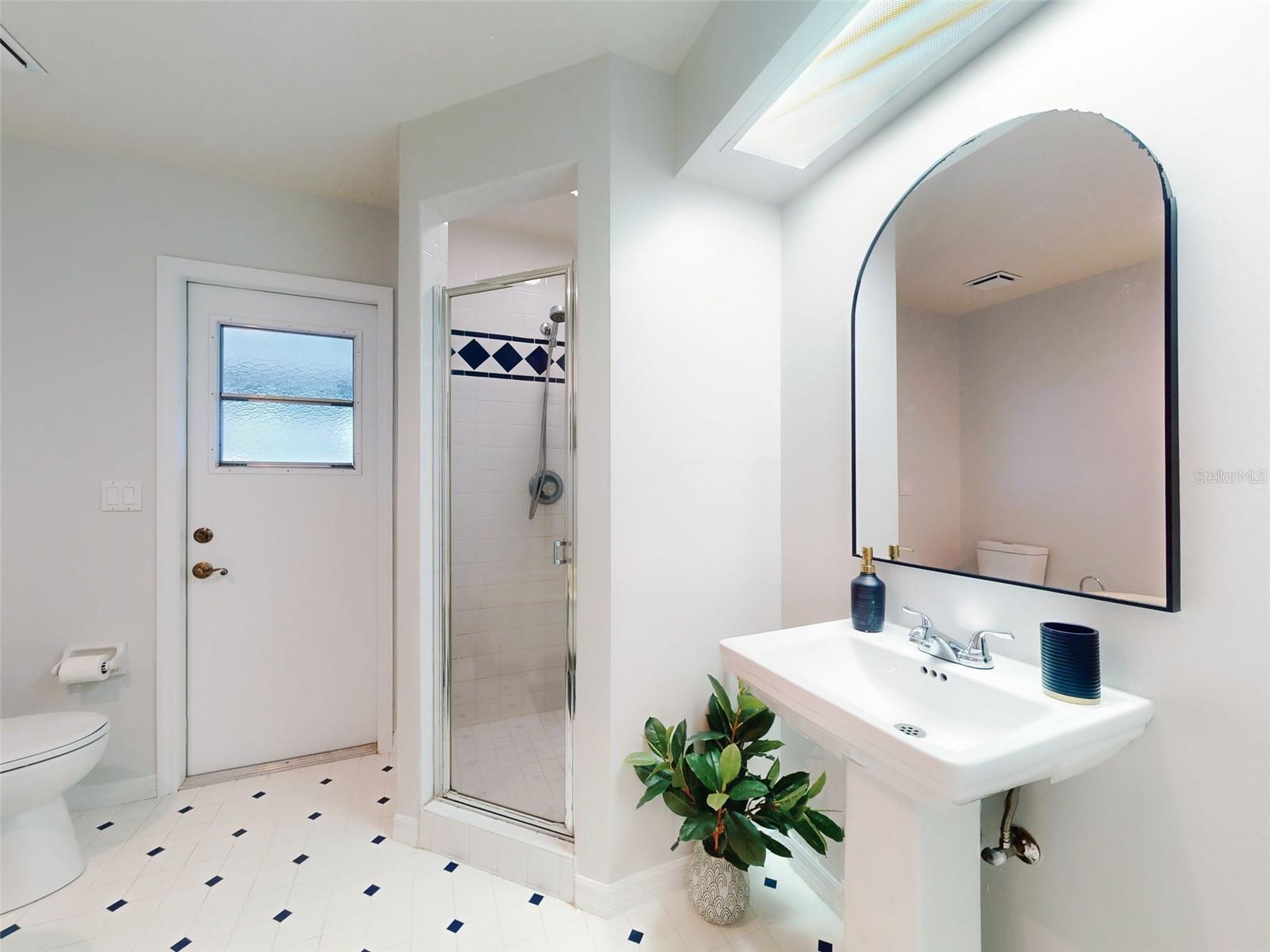 Image 36 of 62 For 1651 Seabury Point Road Nw