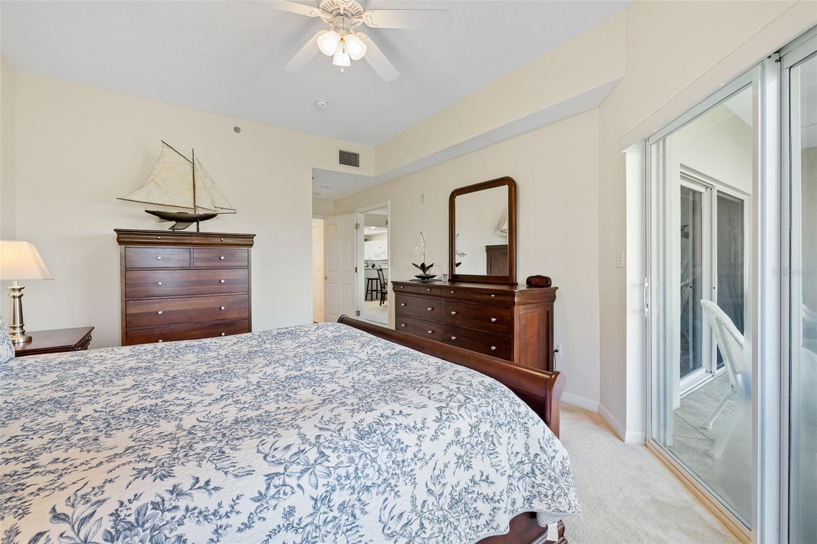 Image 17 of 43 For 5300 Atlantic Avenue 9-504