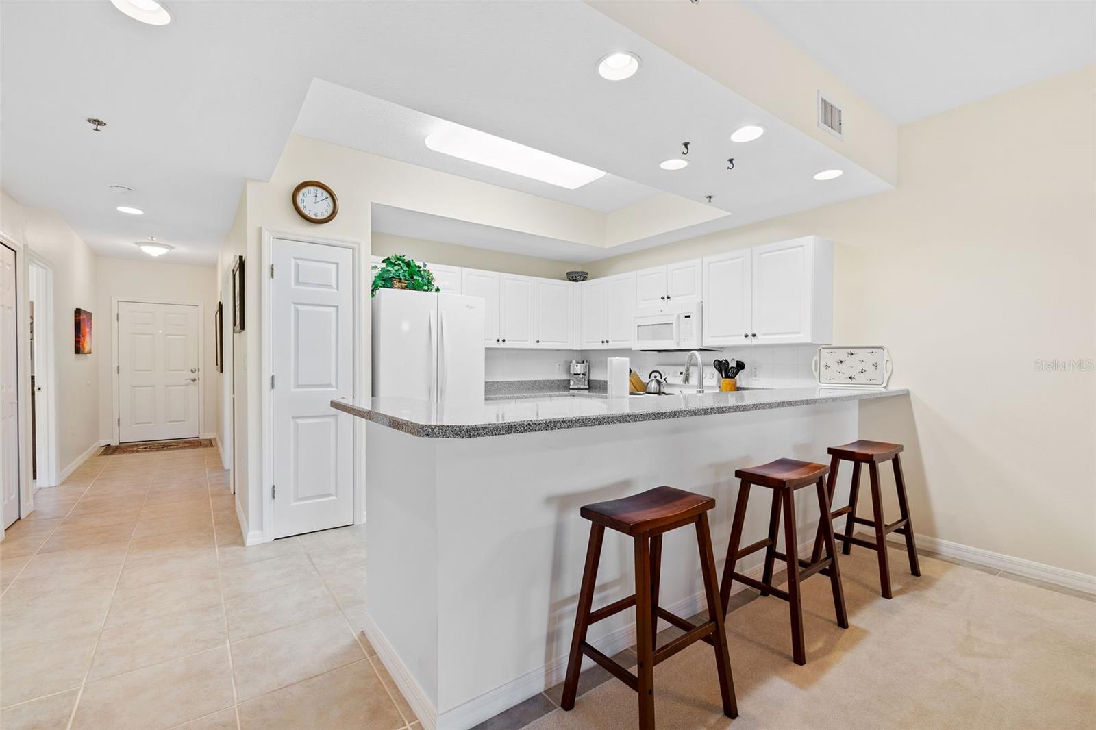 Image 4 of 43 For 5300 Atlantic Avenue 9-504
