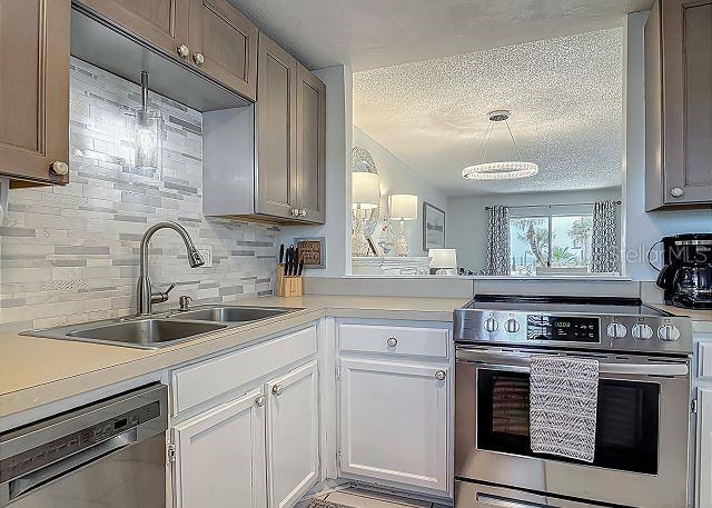 Image 3 of 26 For 4155 Atlantic Avenue 111