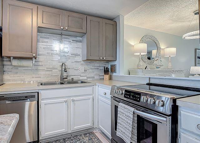 Image 4 of 26 For 4155 Atlantic Avenue 111