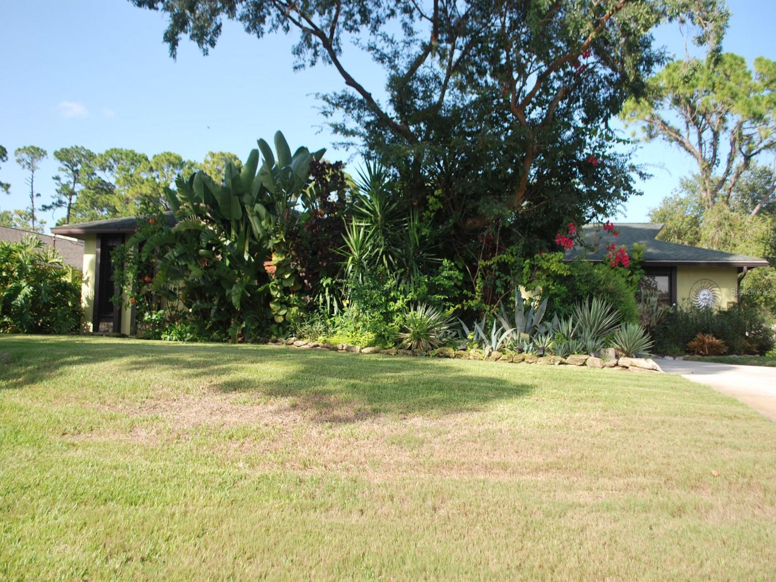 Image 3 of 23 For 2813 Sabal Palm Drive