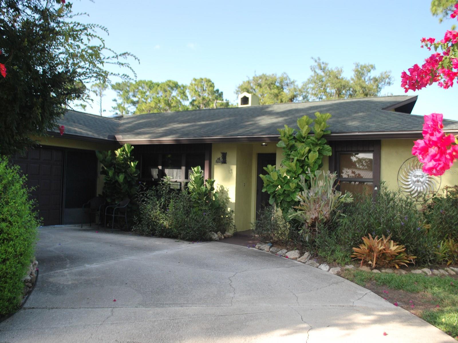 Image 4 of 23 For 2813 Sabal Palm Drive