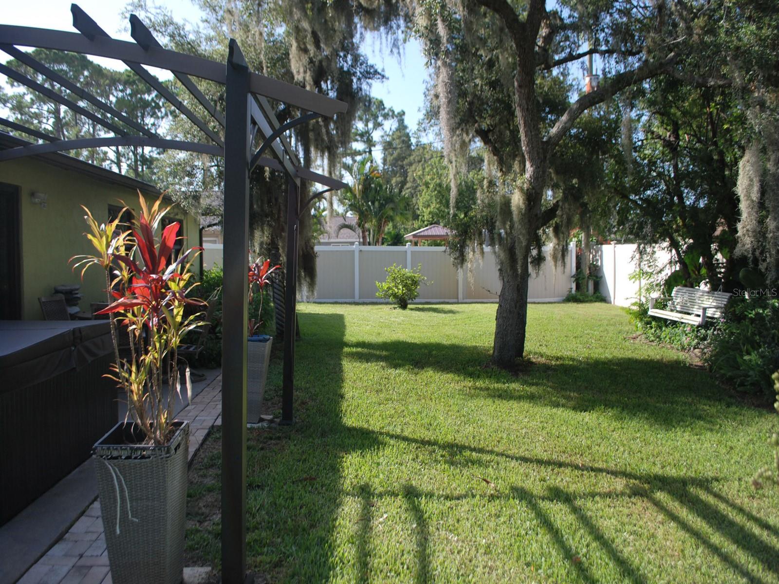 Image 6 of 23 For 2813 Sabal Palm Drive