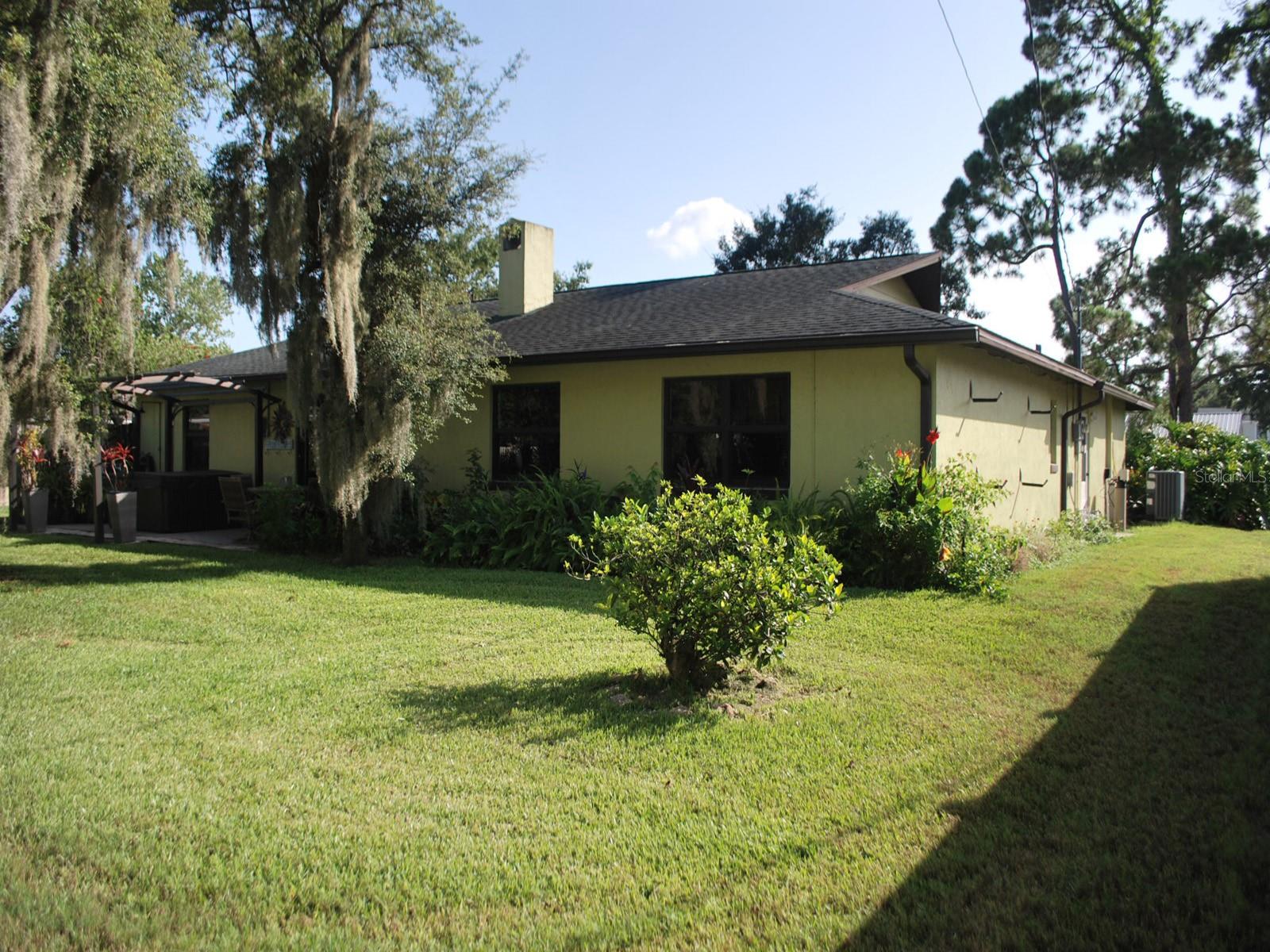 Image 8 of 23 For 2813 Sabal Palm Drive