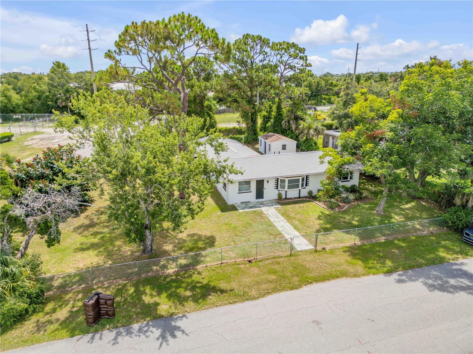 Image 3 of 38 For 1607 India Palm Drive