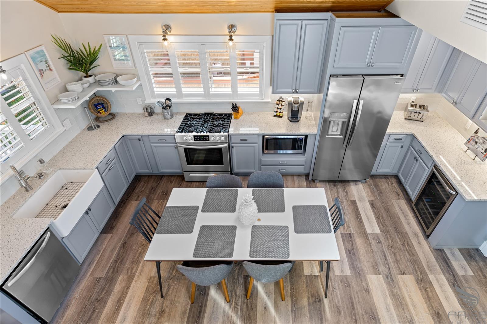 Image 18 of 52 For 305 Live Oak