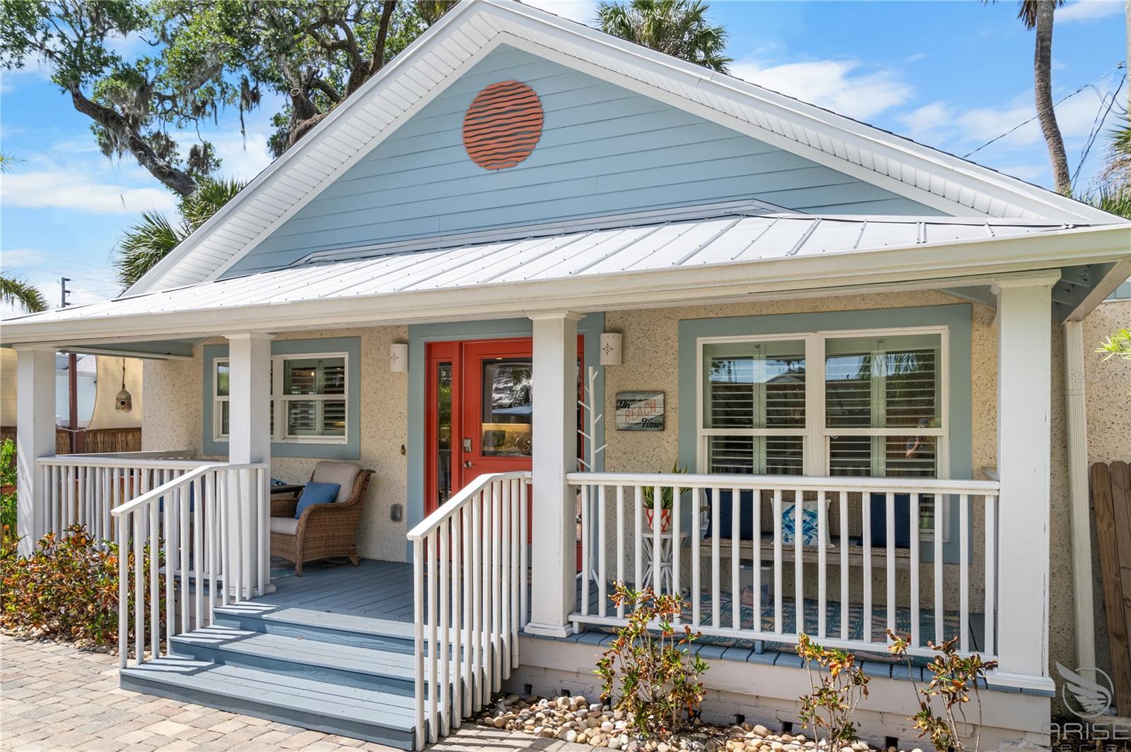 Image 3 of 52 For 305 Live Oak