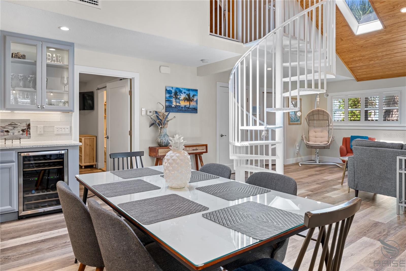 Image 30 of 52 For 305 Live Oak