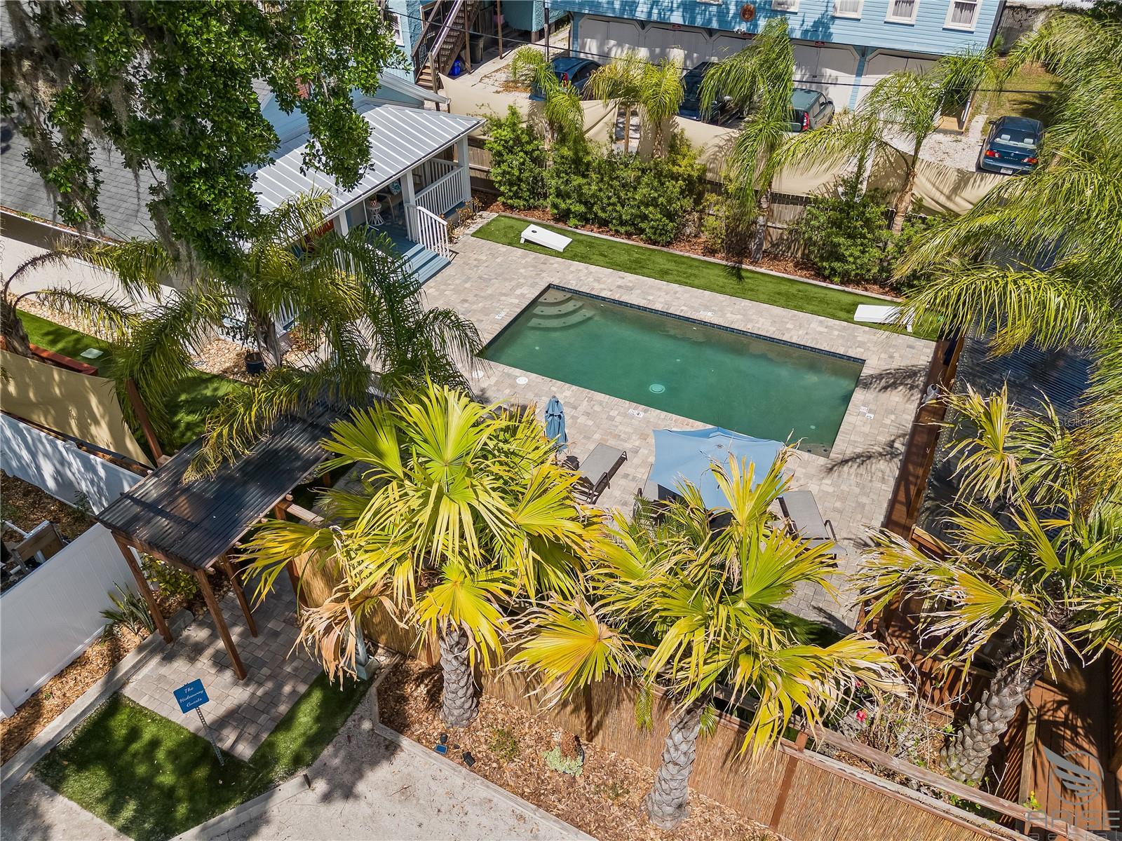 Image 32 of 52 For 305 Live Oak