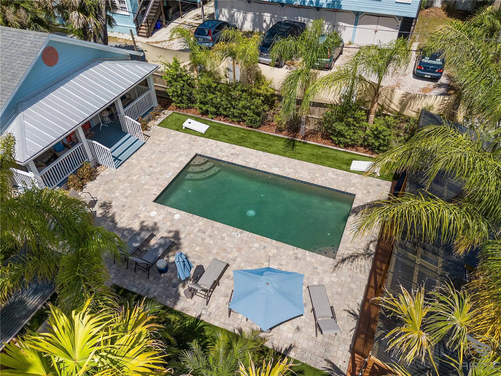 Image 33 of 52 For 305 Live Oak