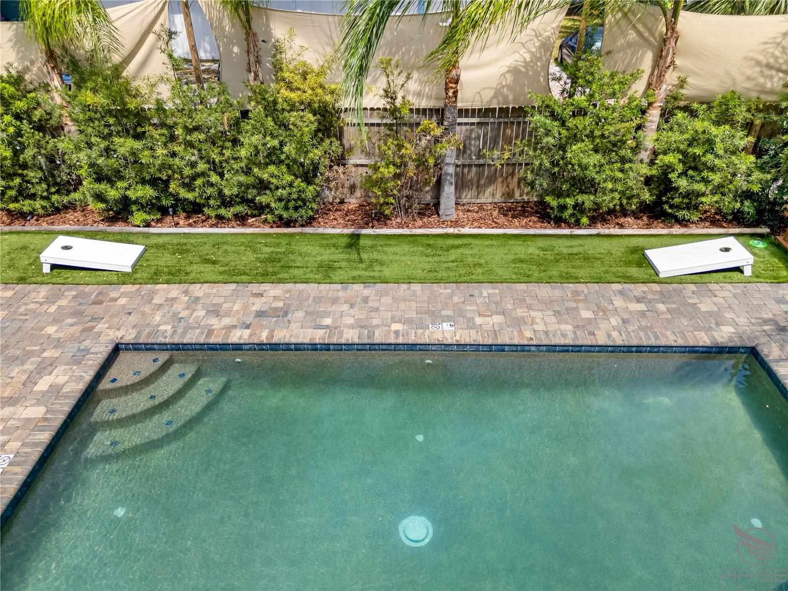 Image 35 of 52 For 305 Live Oak