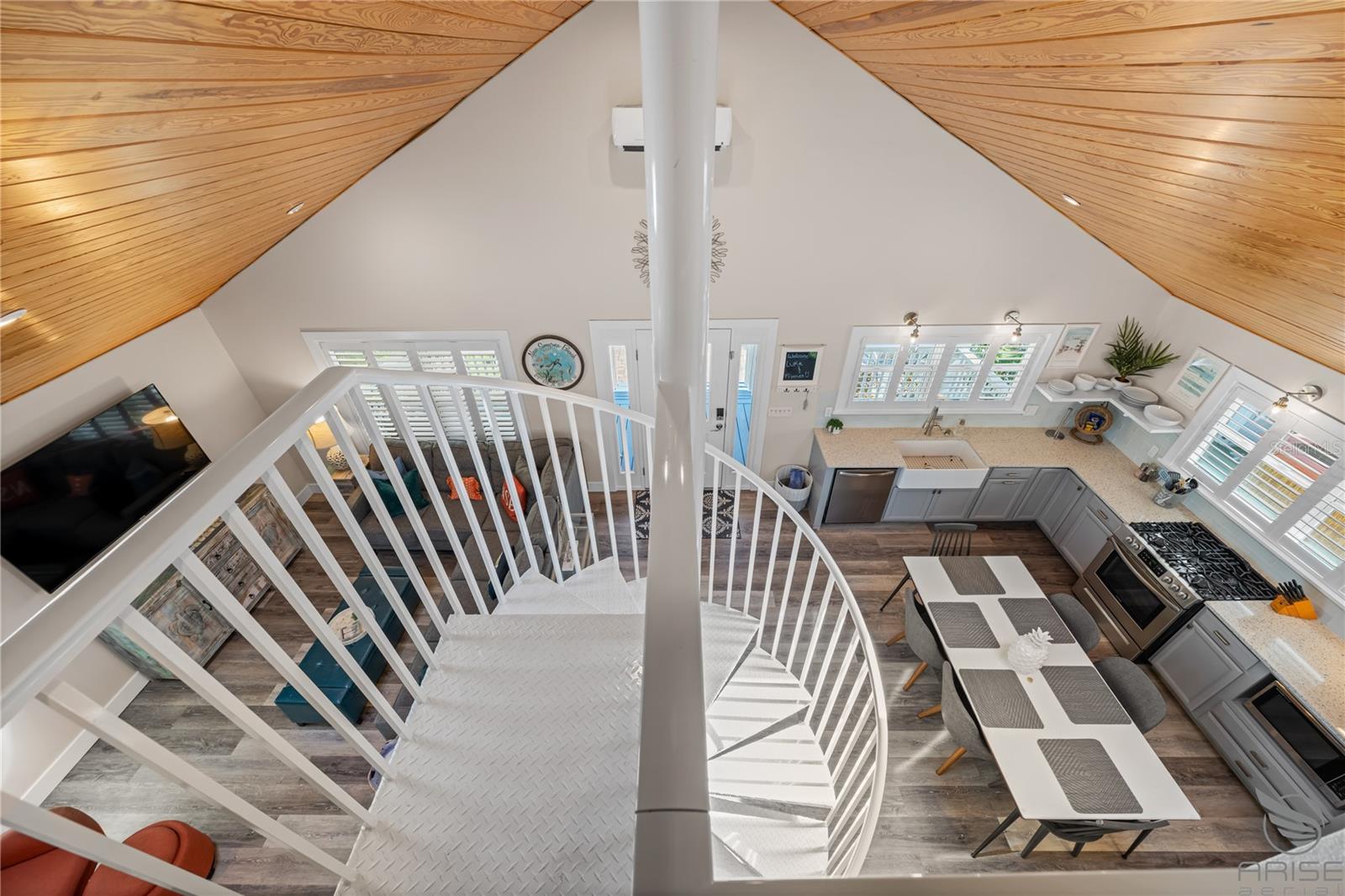 Image 46 of 52 For 305 Live Oak