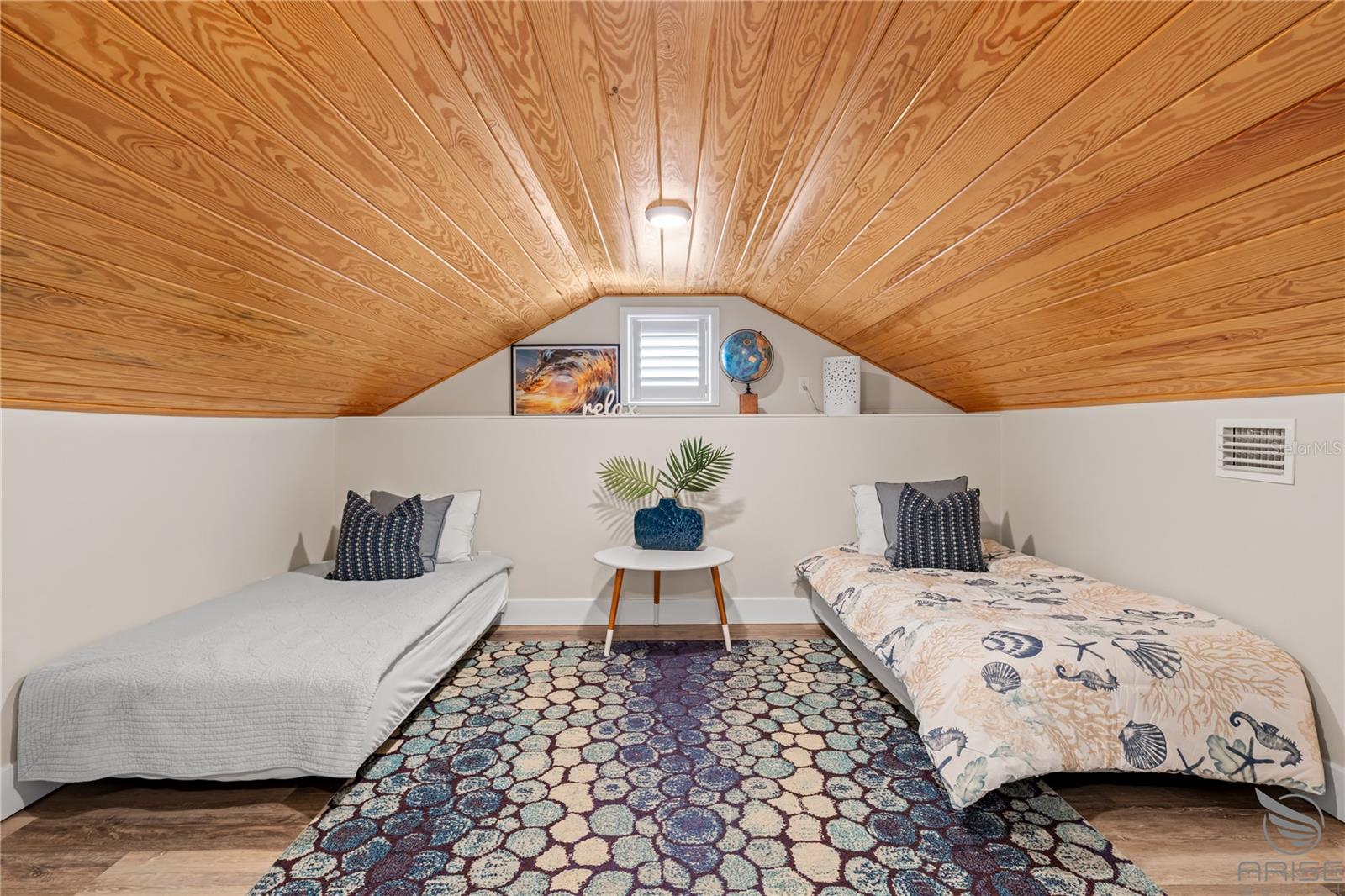 Image 48 of 52 For 305 Live Oak