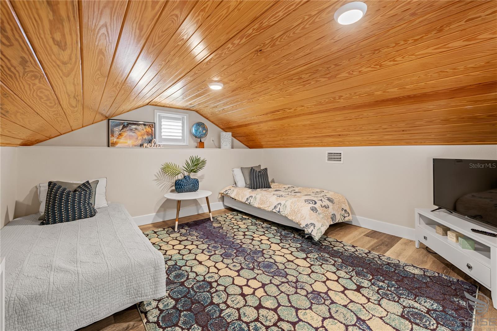 Image 49 of 52 For 305 Live Oak