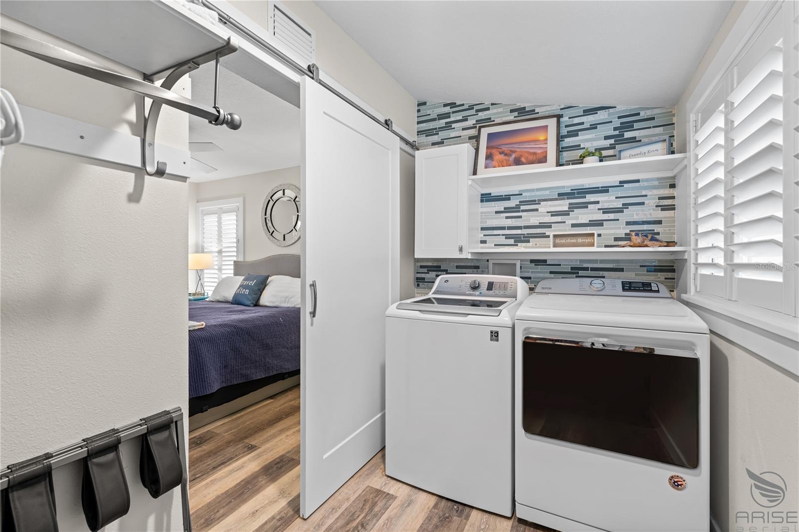 Image 50 of 52 For 305 Live Oak