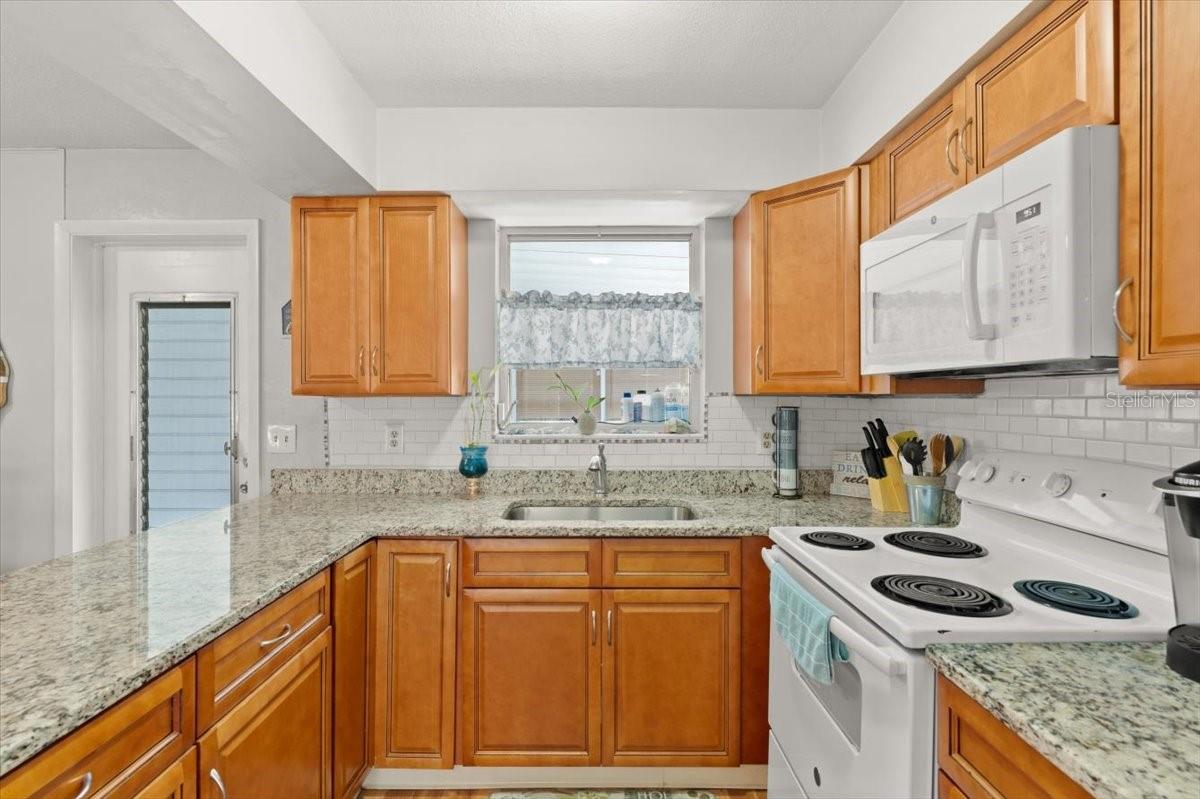 Image 12 of 37 For 211 Fox Place