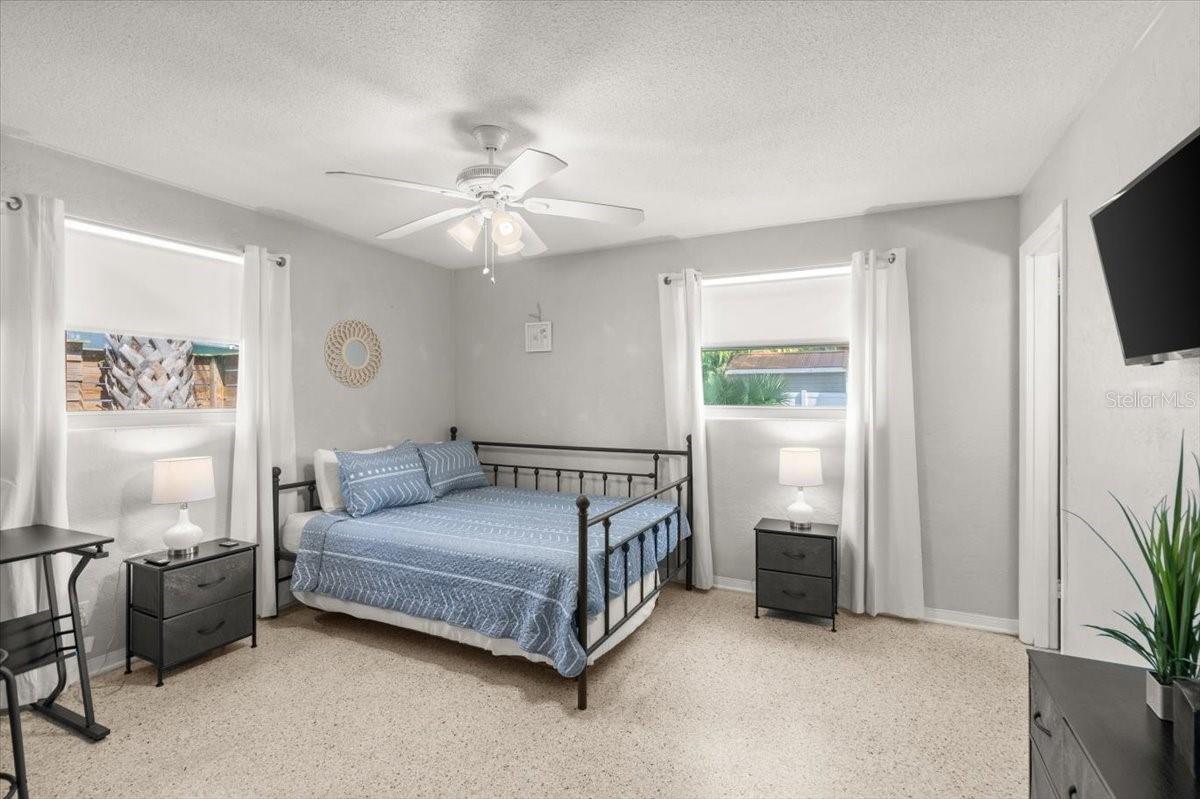 Image 13 of 37 For 211 Fox Place