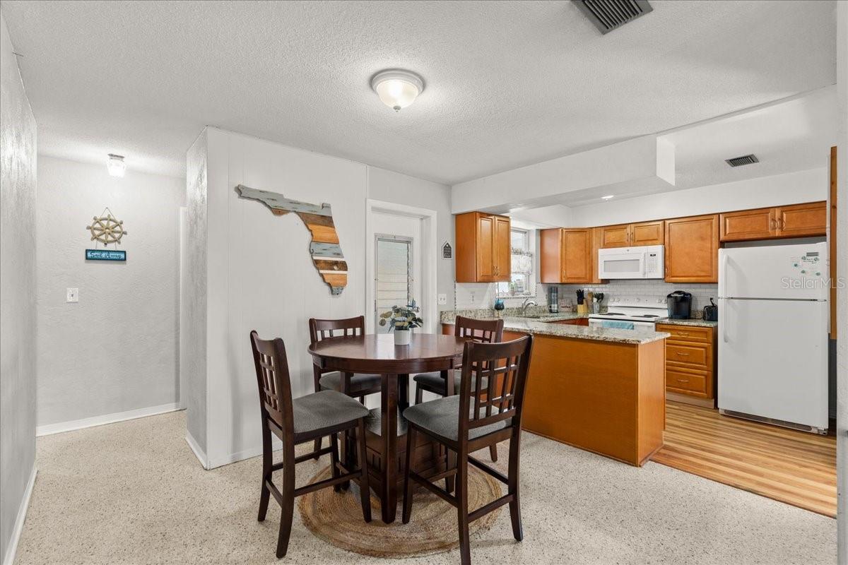 Image 3 of 37 For 211 Fox Place