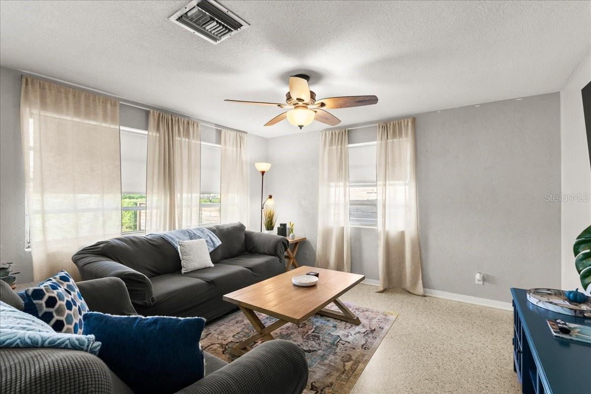 Image 6 of 37 For 211 Fox Place