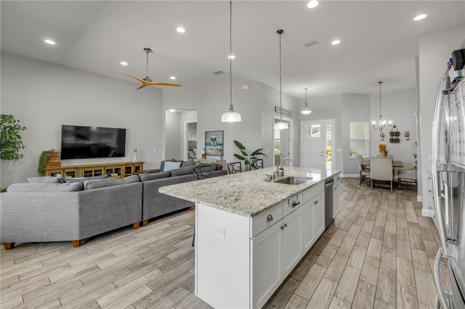 Image 14 of 72 For 2916 Bella Flore Terrace
