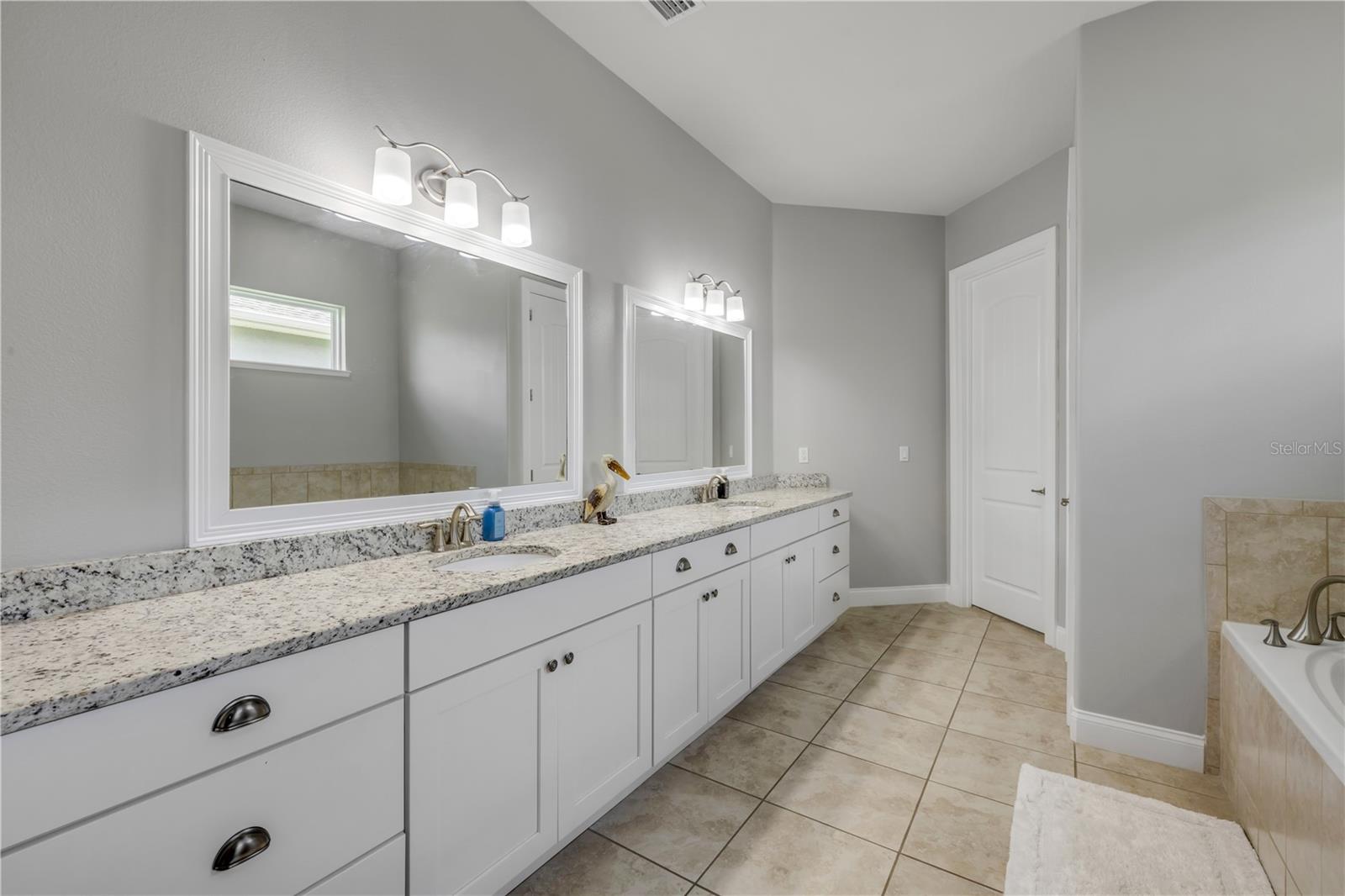 Image 36 of 72 For 2916 Bella Flore Terrace