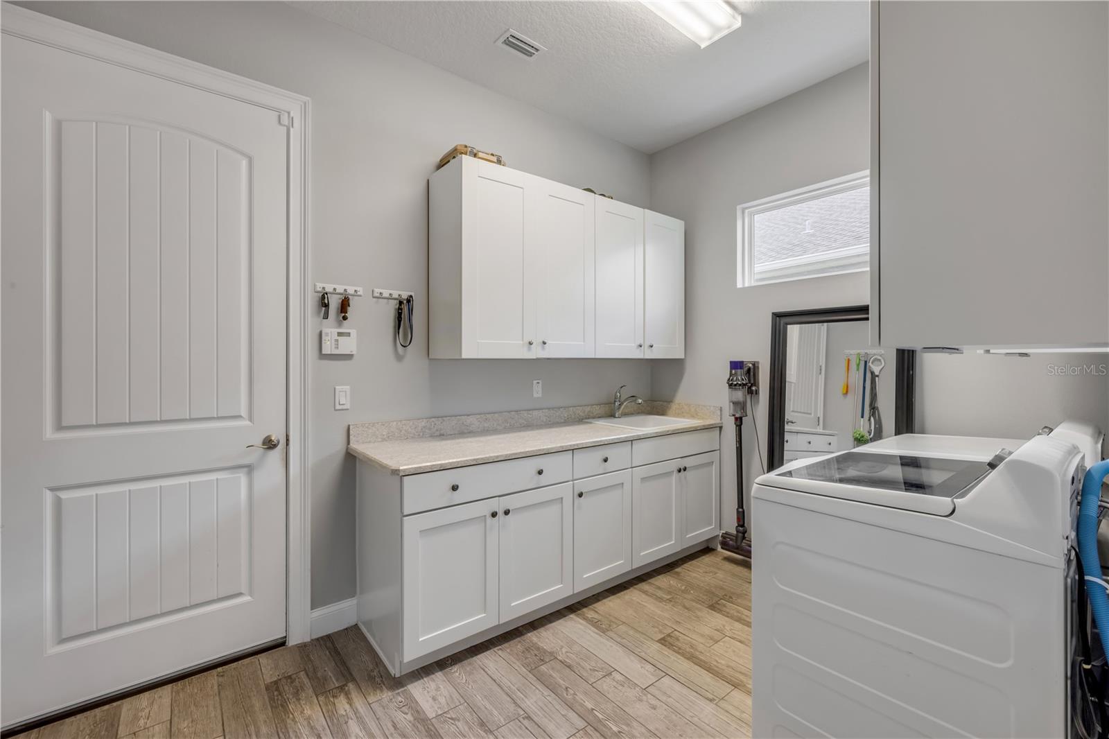 Image 42 of 72 For 2916 Bella Flore Terrace