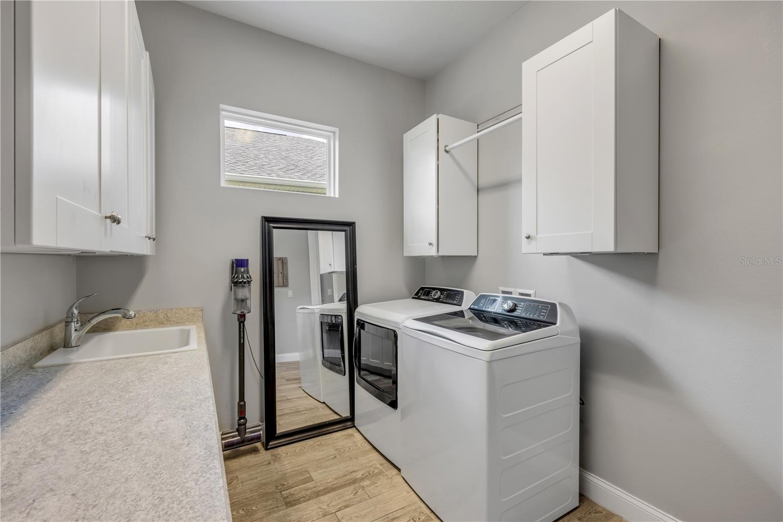 Image 43 of 72 For 2916 Bella Flore Terrace