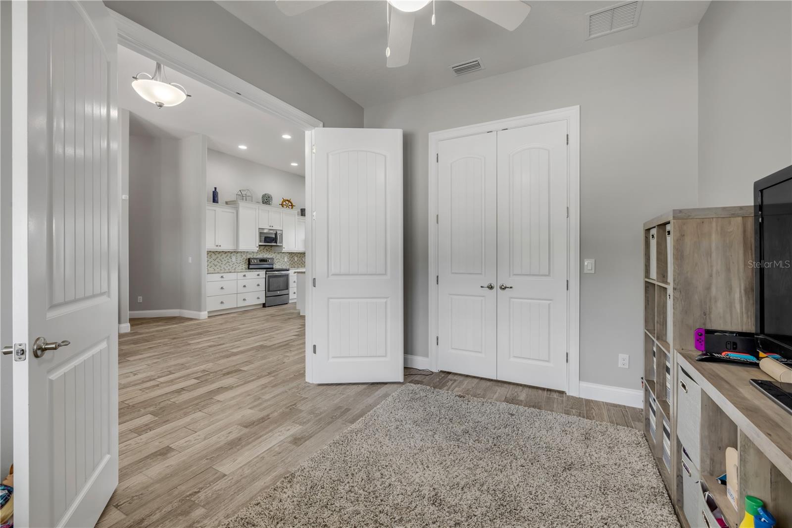 Image 8 of 72 For 2916 Bella Flore Terrace