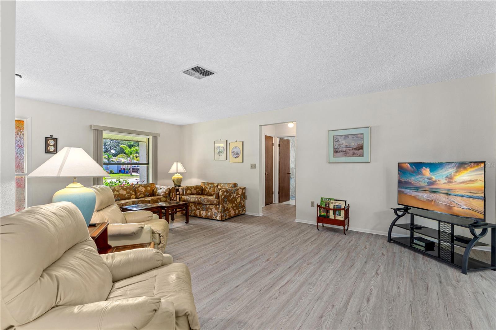 Image 12 of 37 For 724 Cooper Street