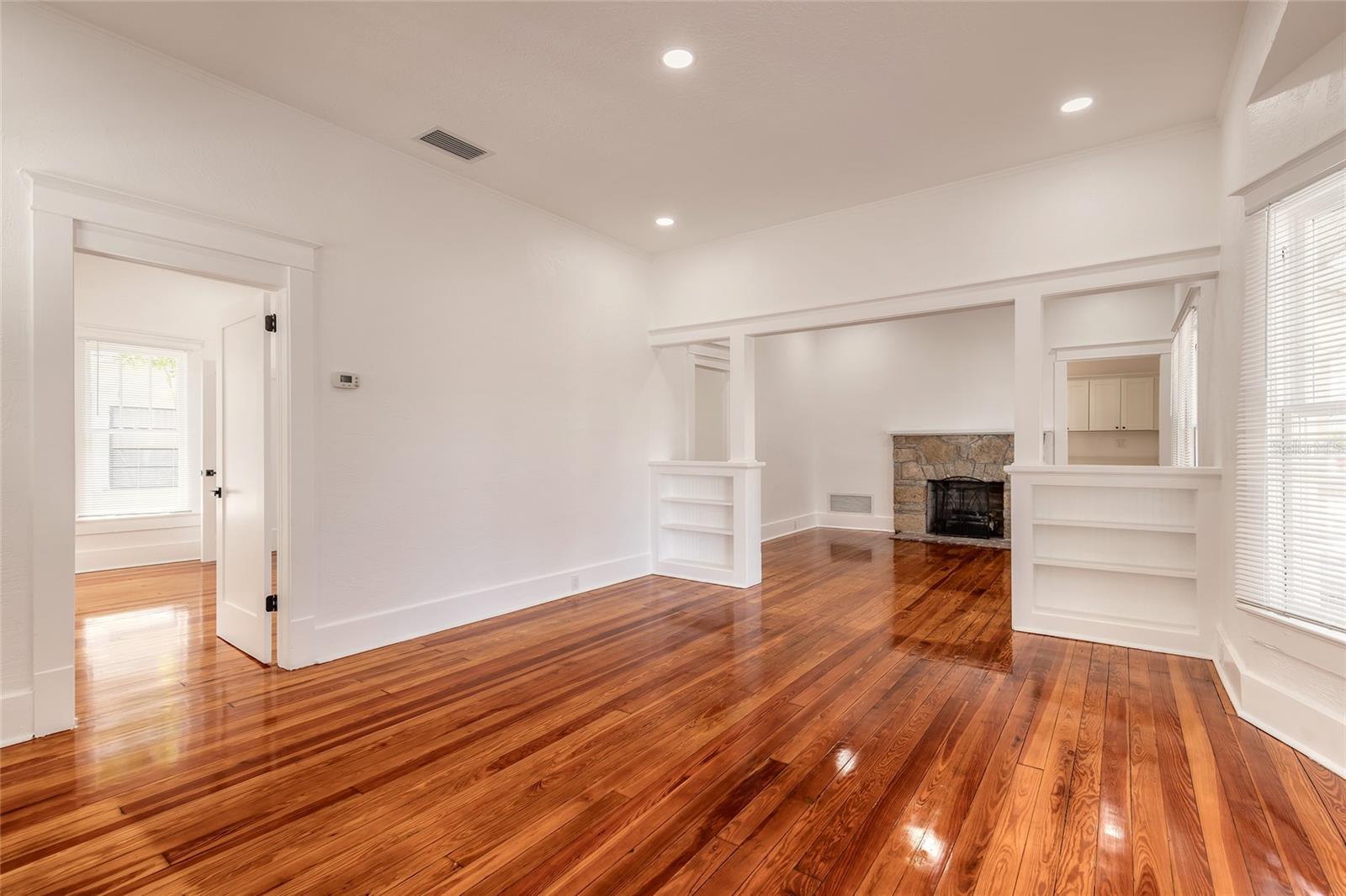 Image 12 of 48 For 306 Washington Street