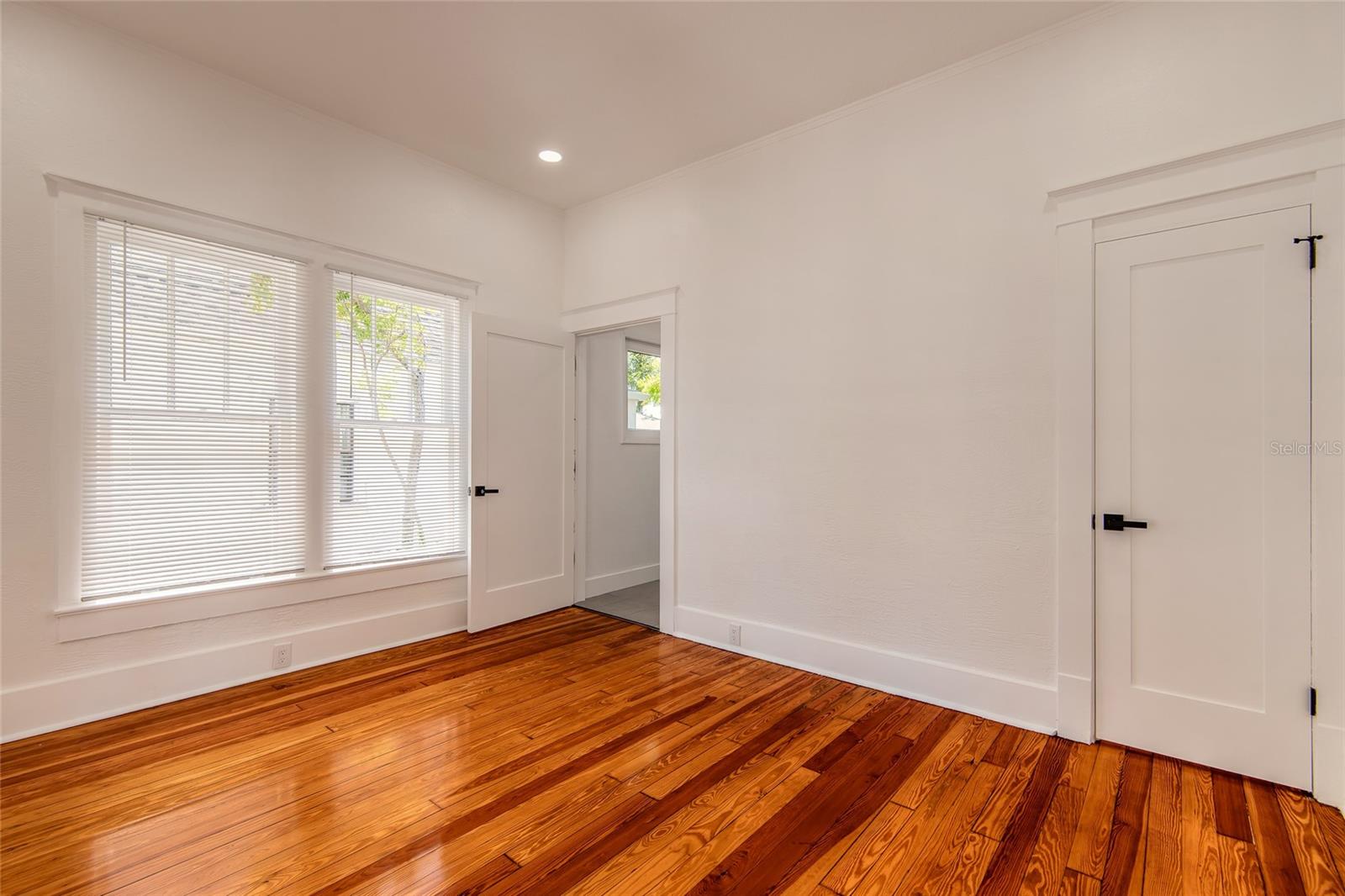 Image 18 of 48 For 306 Washington Street