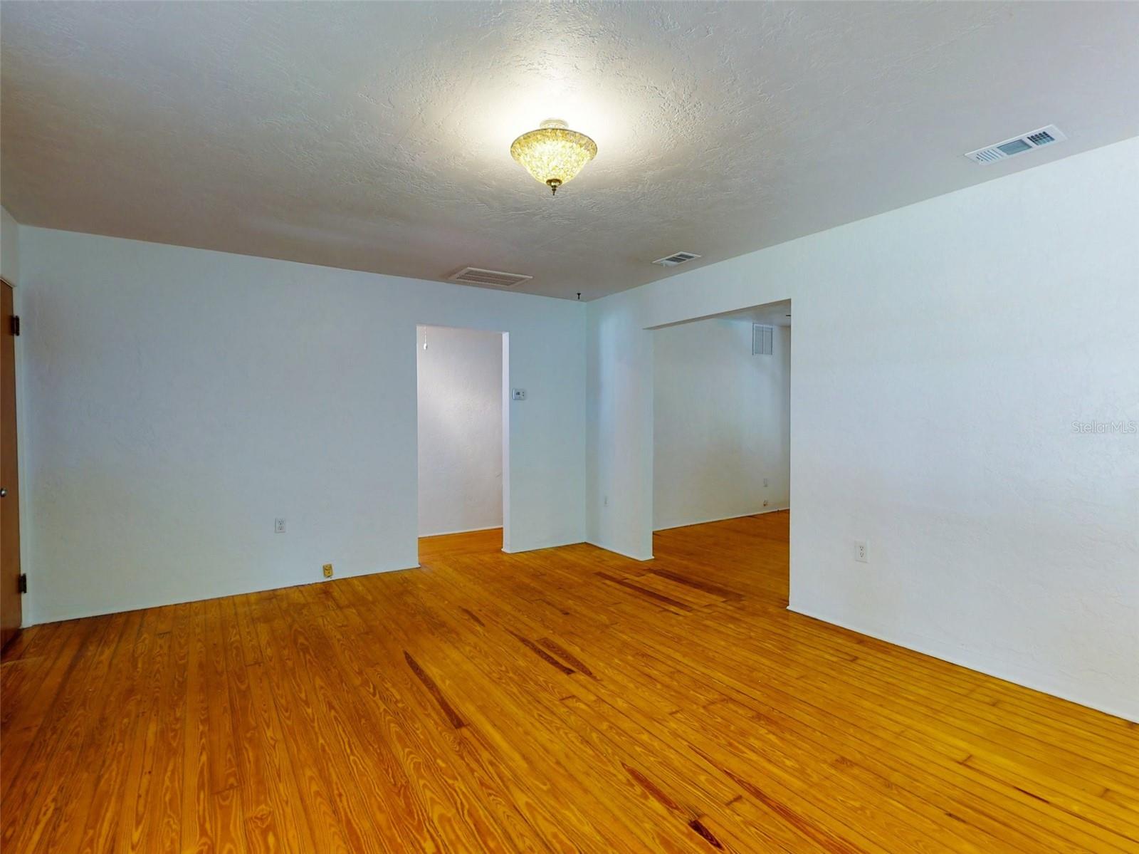 Image 4 of 32 For 1202 Magnolia Street