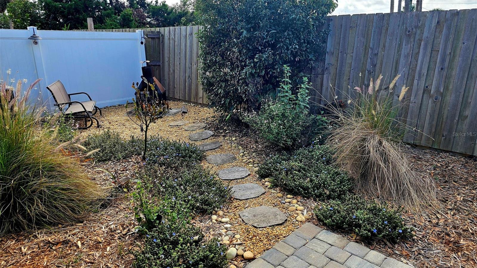 Image 3 of 49 For 45 Sandra Circle