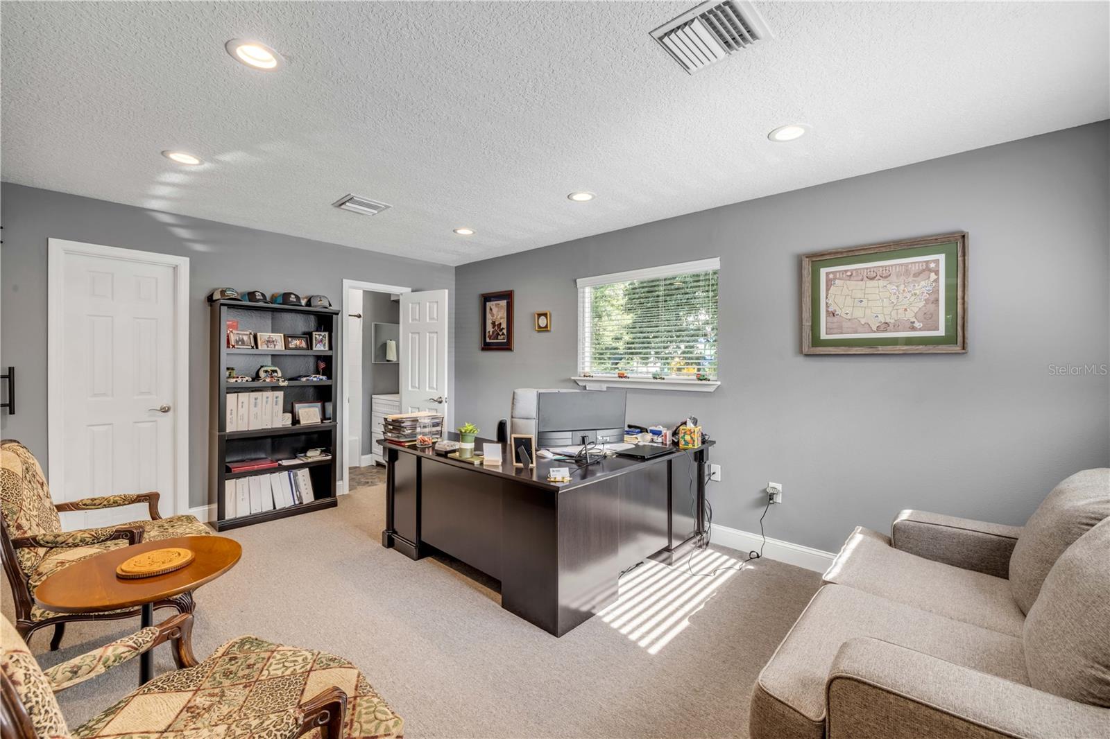 Image 11 of 35 For 240 Ridgewood Avenue