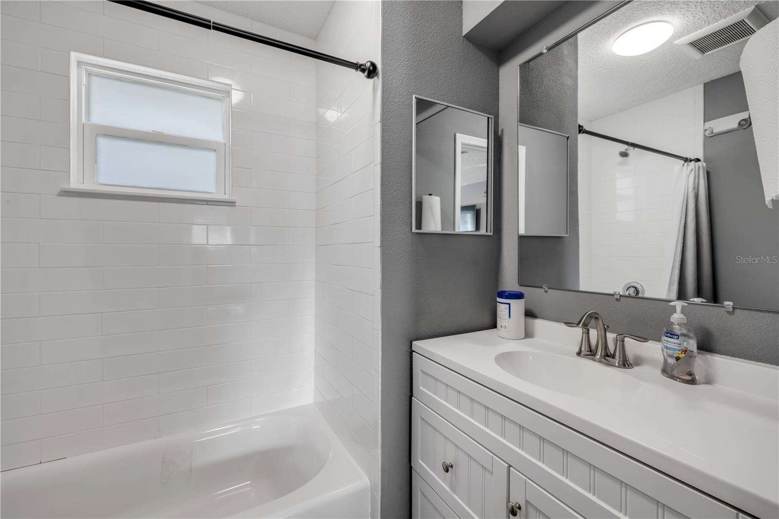 Image 13 of 35 For 240 Ridgewood Avenue