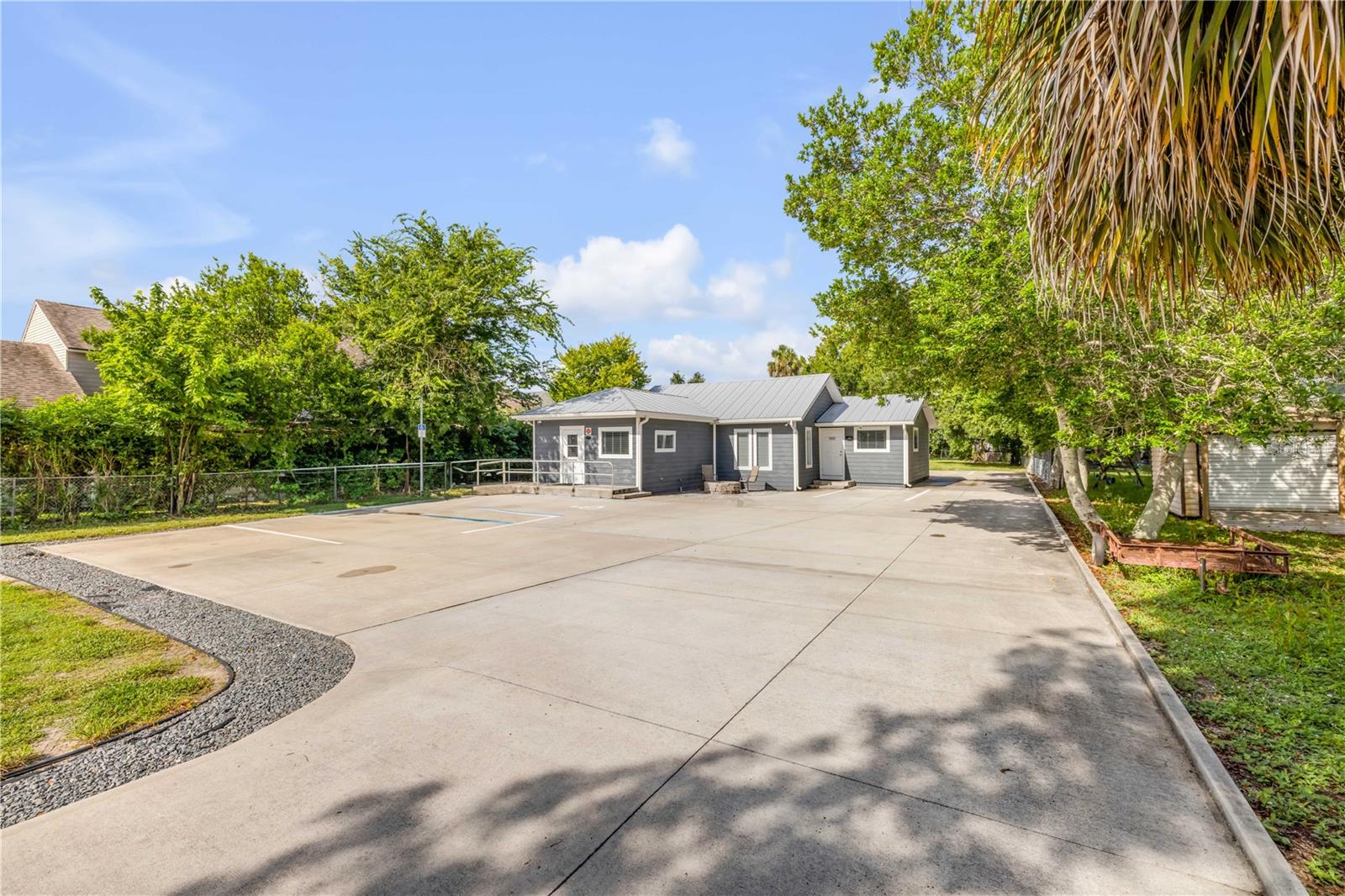 Image 3 of 35 For 240 Ridgewood Avenue
