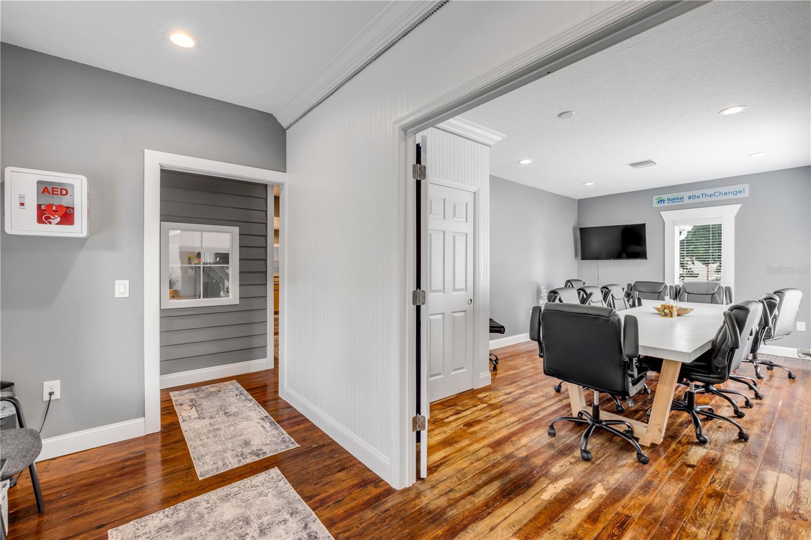 Image 9 of 35 For 240 Ridgewood Avenue