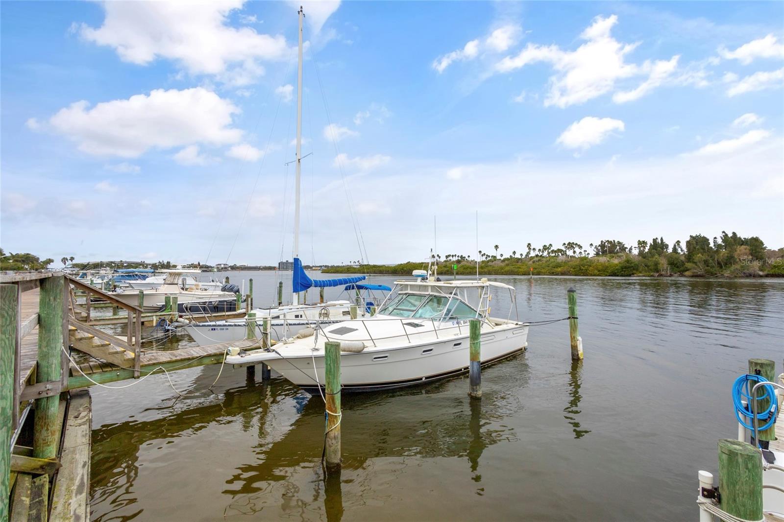 Image 11 of 67 For 426 Bouchelle Drive 101