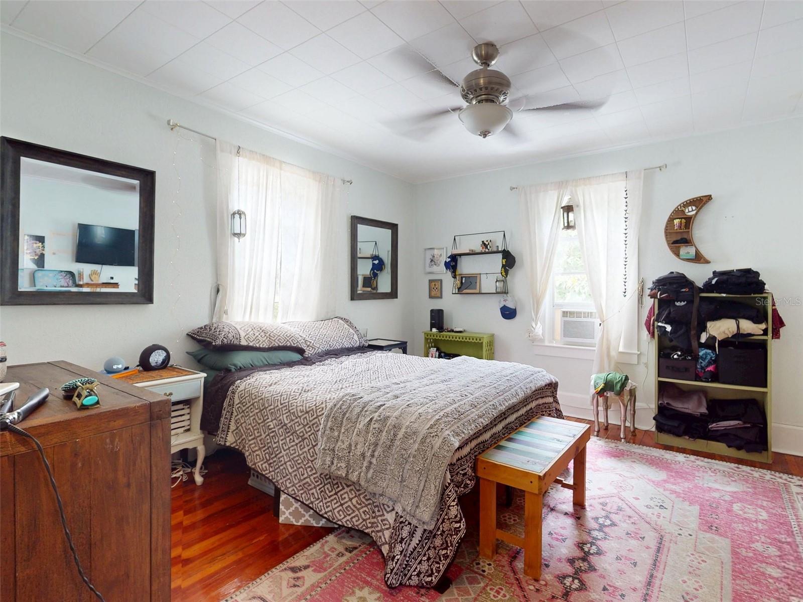 Image 30 of 68 For 628 Mulberry Street