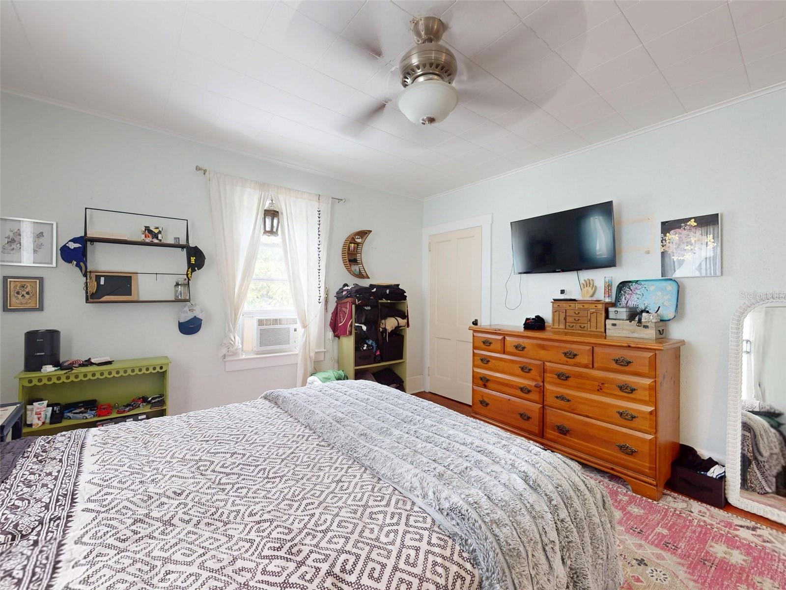 Image 34 of 68 For 628 Mulberry Street