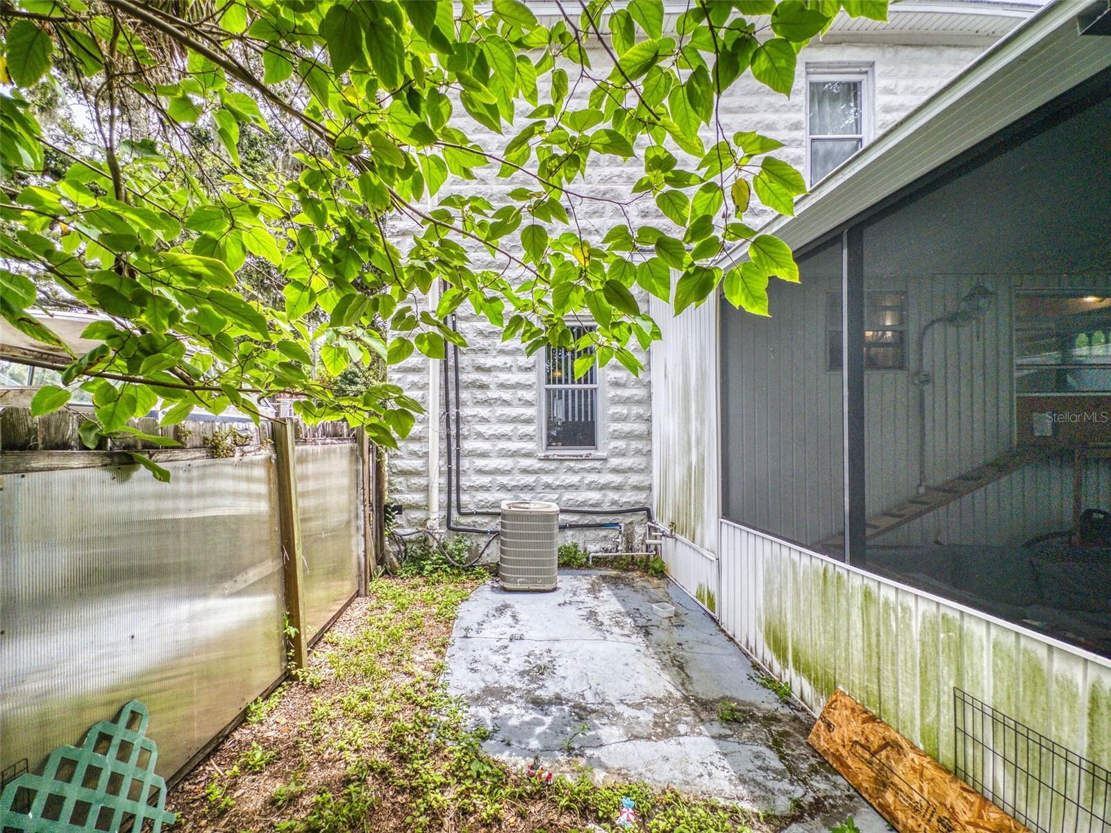 Image 44 of 68 For 628 Mulberry Street