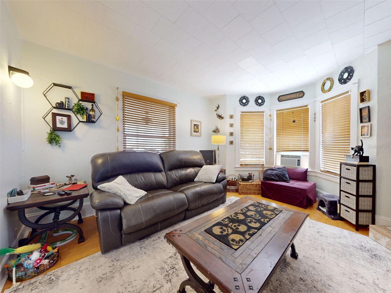 Image 8 of 68 For 628 Mulberry Street